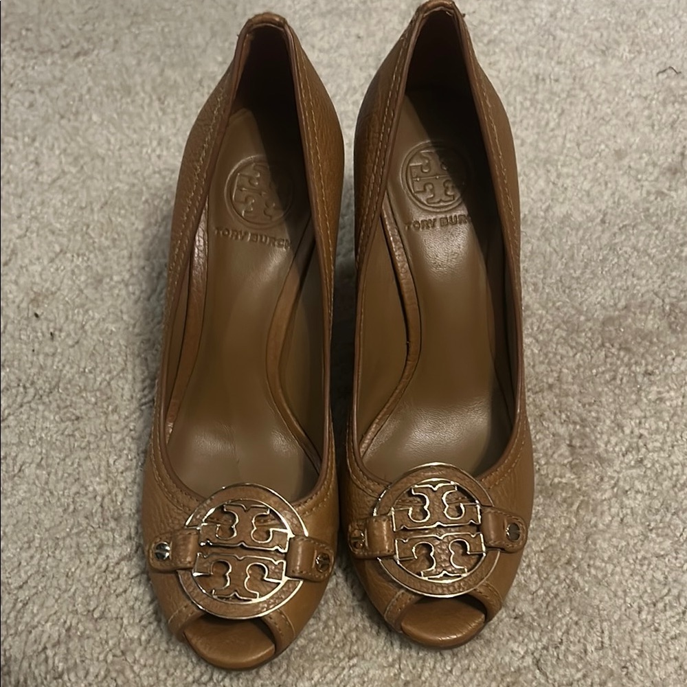 Tory Burch Brown Leather Heels with Medallion